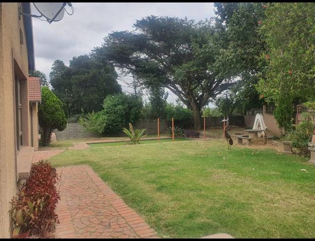 4 BEDROOM PROPERTY TO RENT IN BIRCH ACRES